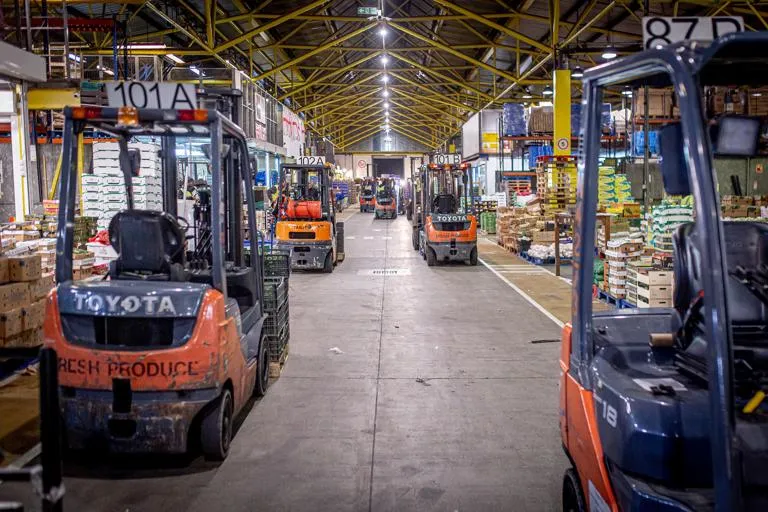 fork-lift-trucks-at-new-spitalfields-market