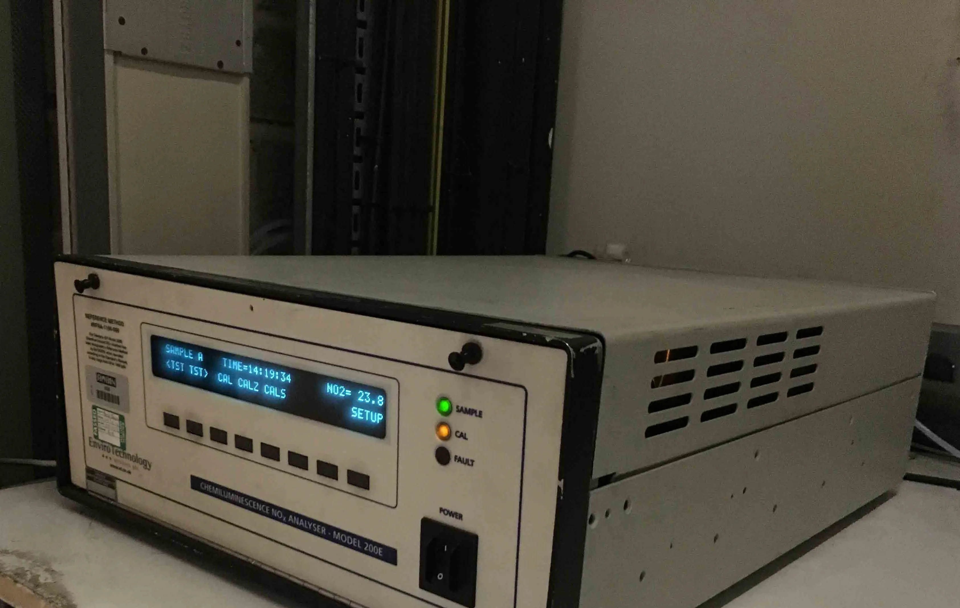 Chemiluminescence continuous anaylser measuring nitrogen dioxide