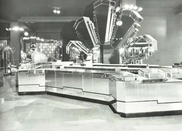 Large glass & mirror makeup counter, on the ground floor at Biba, 1975.