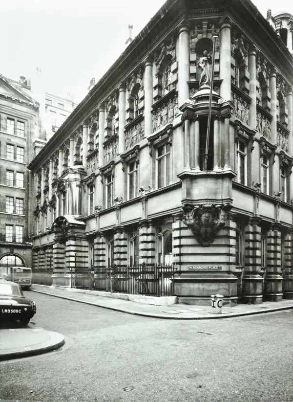 View of Chartered Accountants' Hall in Moorgate Place, 1966