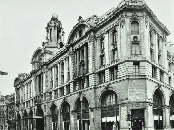 Front elevation of Debenham and Freebody, Wigmore Street in 1974