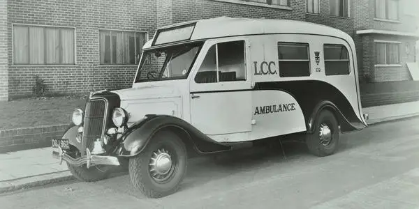 London County Council ambulance, 1939