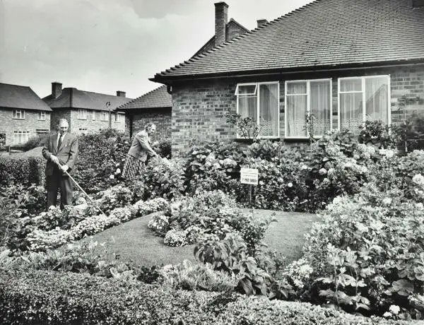 lma-lcc-oxhey-estate-prize-winning-garden-1962