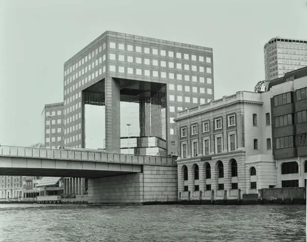 Buildings at London Bridge