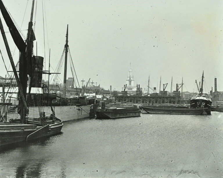 Regent's Canal Dock in 1928