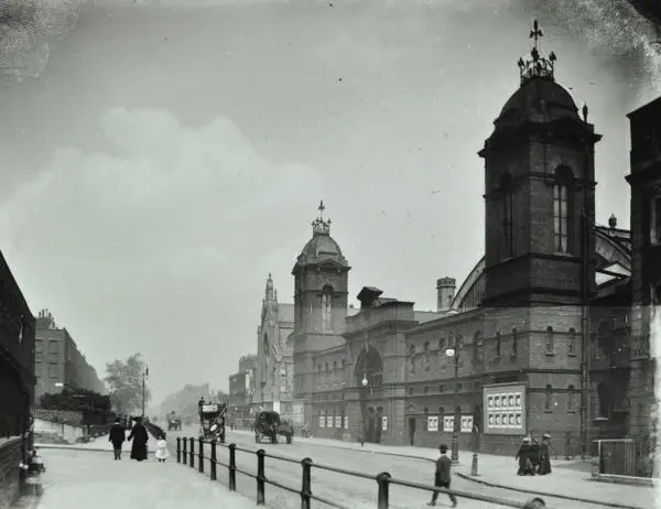 View of the Royal Agricultural Hall in Liverpool Road, Islington, 1900