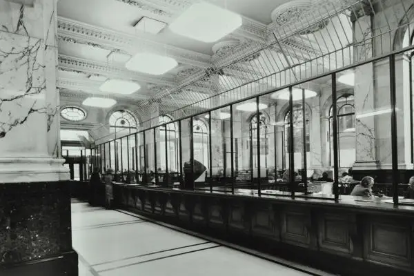 Banking hall of Standard Chartered Bank, 38 Bishopsgate, 1976